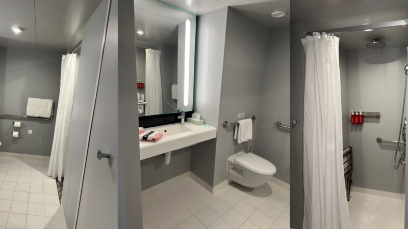 12166Z Bathroom