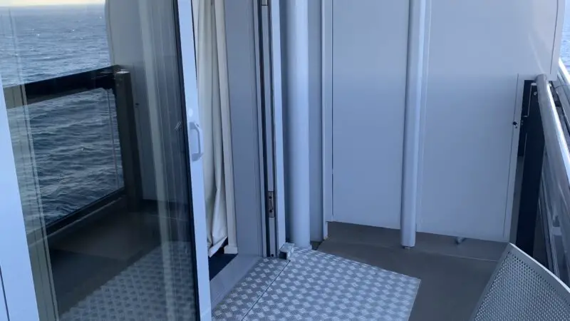 12285Z Balcony
