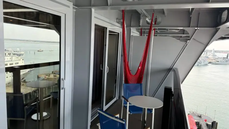 14245Z Balcony