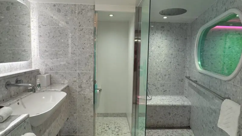 14245Z Bathroom