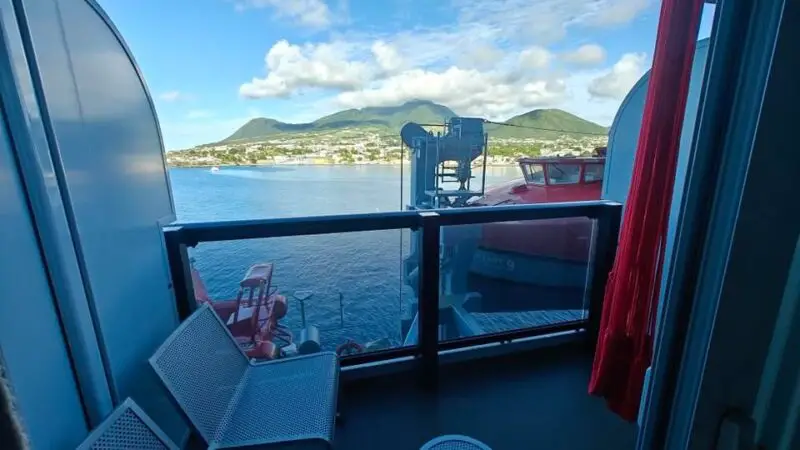 8086Z Balcony showing a partially obstructed view