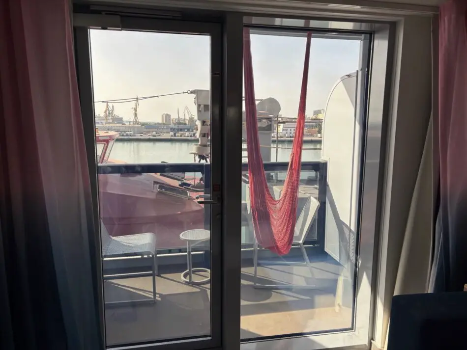 8234A Balcony
