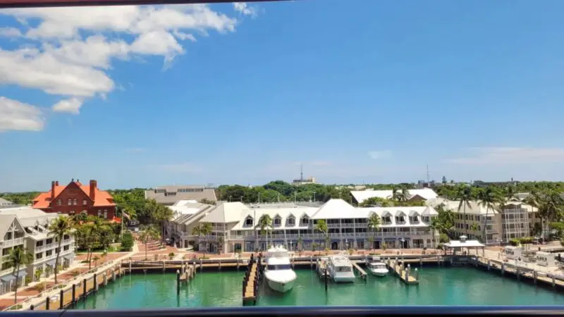 9222Z Balcony View