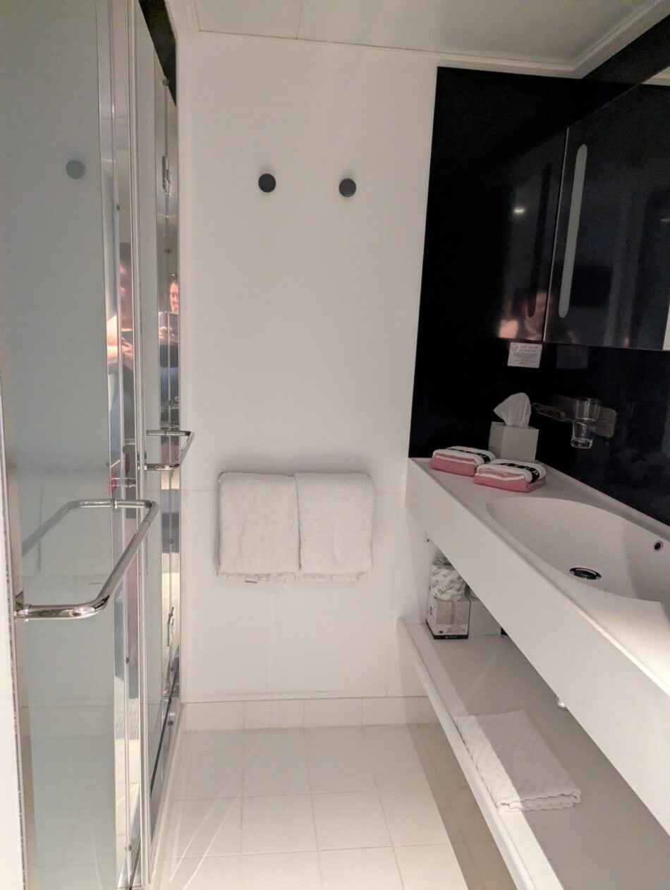 8362Z Bathroom