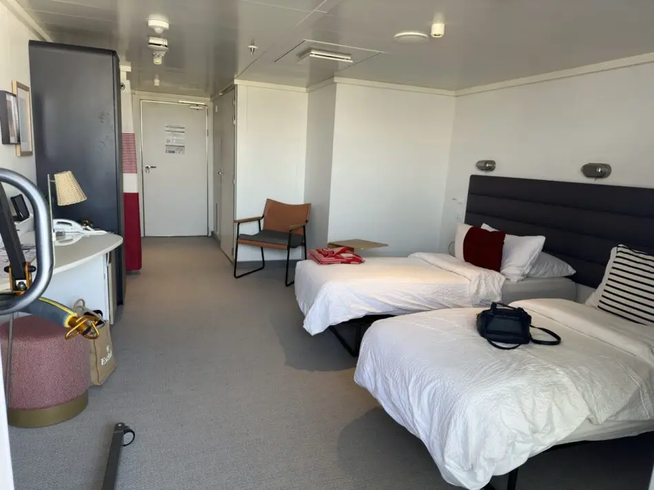 12166Z Cabin