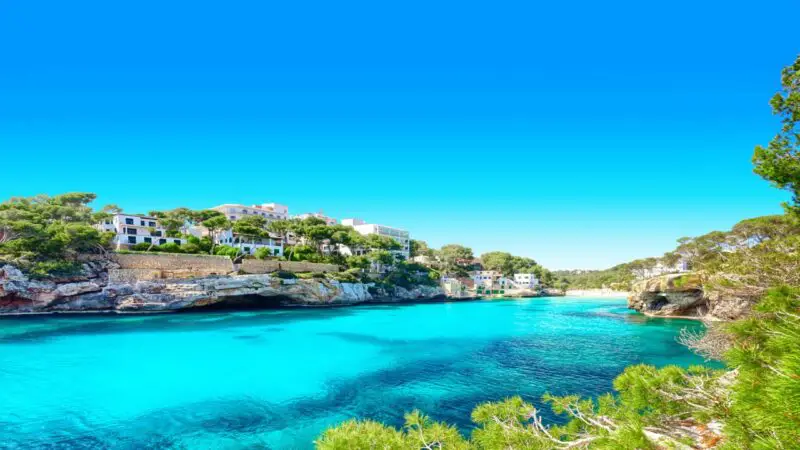Spanish Serenity to French Daydreams | Valiant Lady | 14 June 2026