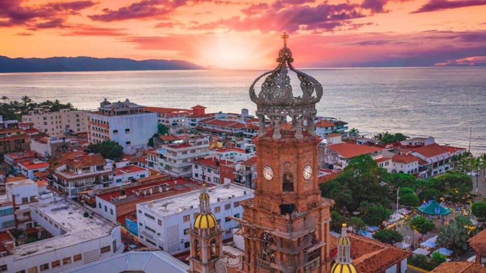 Hollywood Sunsets & Mexican Horizons