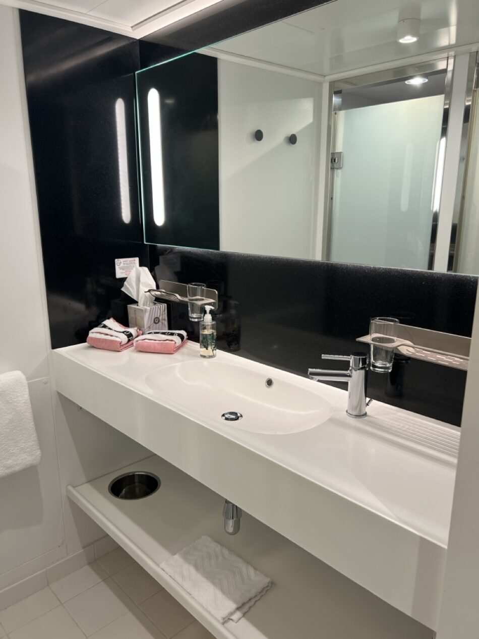 8342A Bathroom View