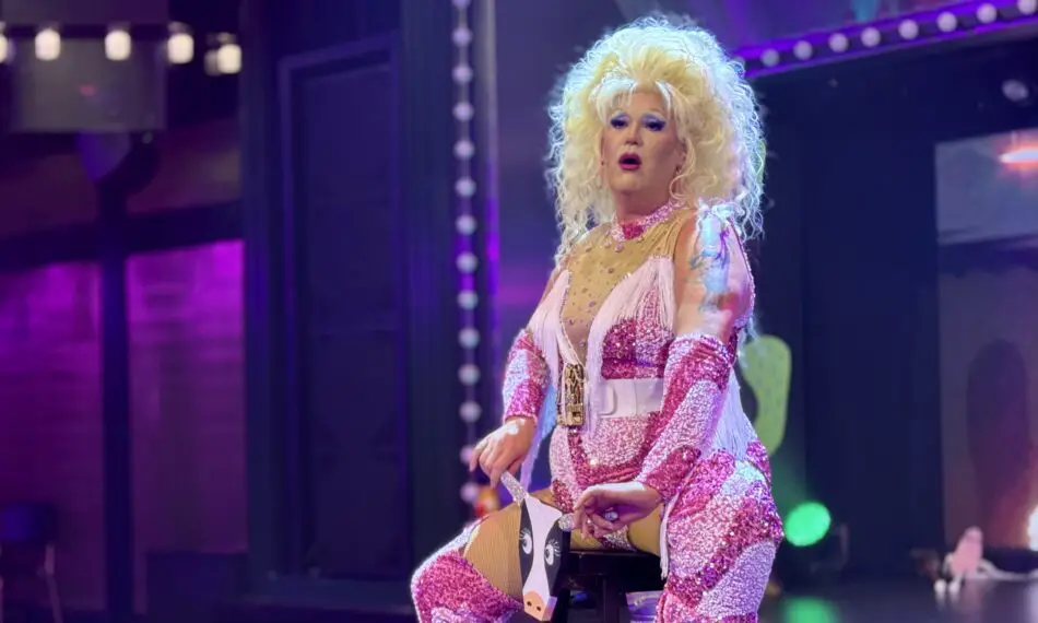 Dixie Krystals performs The Diva Goes West