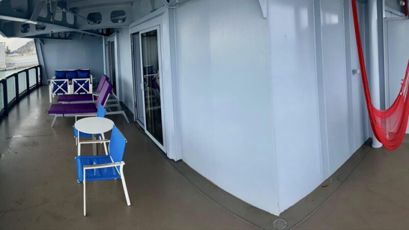 12011Z Balcony