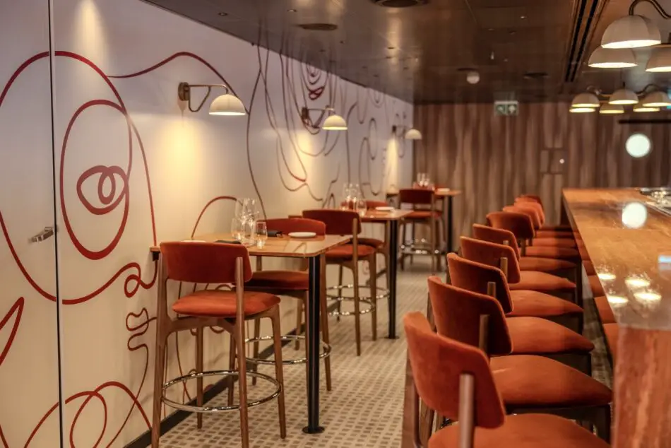 Rojo by Razzle Dazzle Bar Area