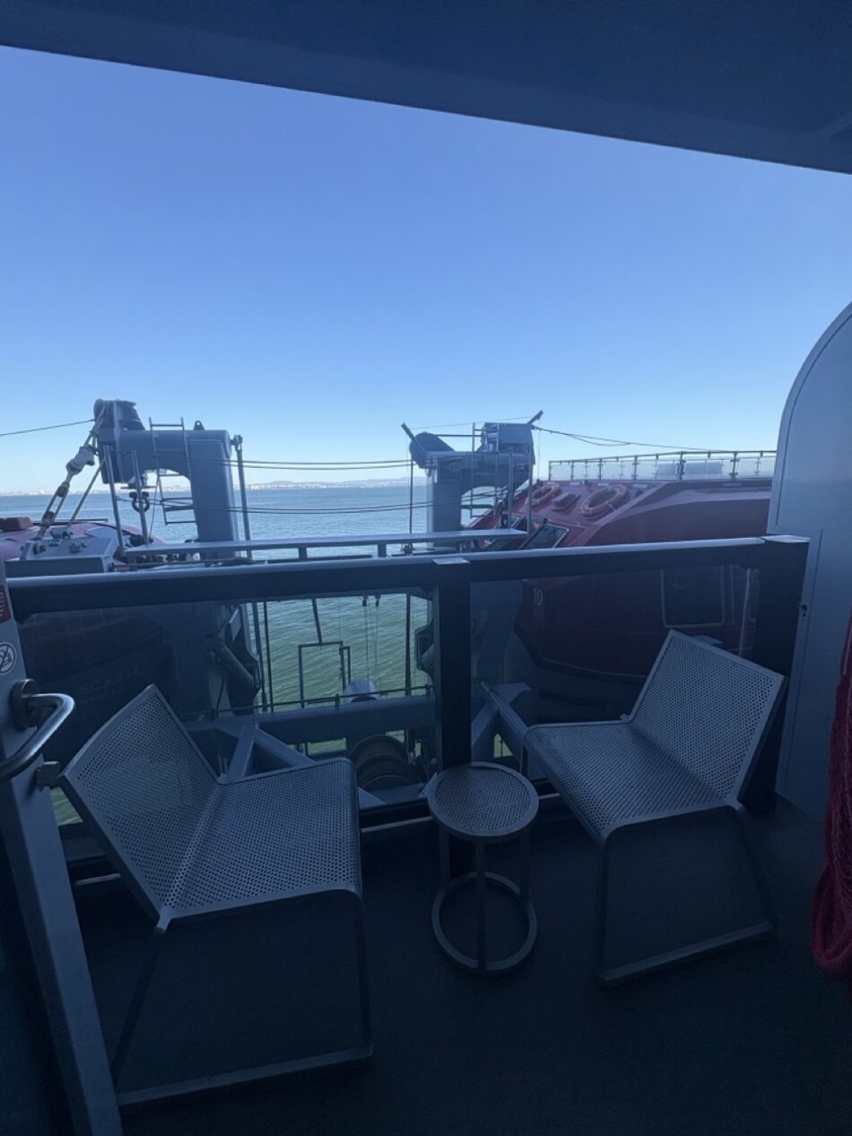 8058A Balcony
